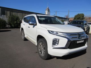 2024 Mitsubishi Pajero Sport GLX SUV (White) Pre-Owned Car Thumbnail