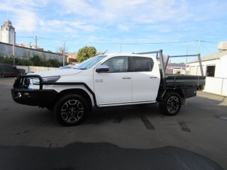 2021 Toyota Hilux SR5 Cab Chassis (Glacier White) Pre-Owned Car Thumbnail