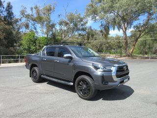 2020  Toyota Hilux SR5 Ute (Graphite) Pre-Owned Car Thumbnail