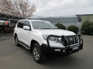 2021 Toyota Landcruiser Prado VX SUV (Glacier White) Pre-Owned Car Thumbnail
