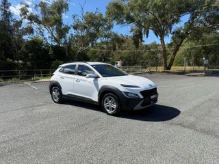 2020  Hyundai Kona Active SUV (Atlas White) Pre-Owned Car Thumbnail